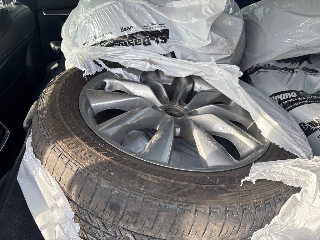 2022 Infiniti QX50 PURE AWD 2 SET PNEUS ÉTÉ HIVER SUR MAGS in Boucherville, Quebec - 11 - w1024h768px