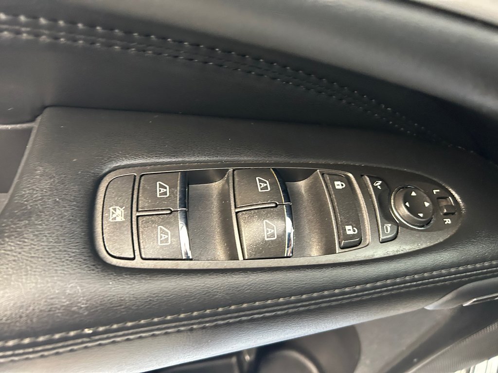 2014 Infiniti QX60 in Boucherville, Quebec - 15 - w1024h768px