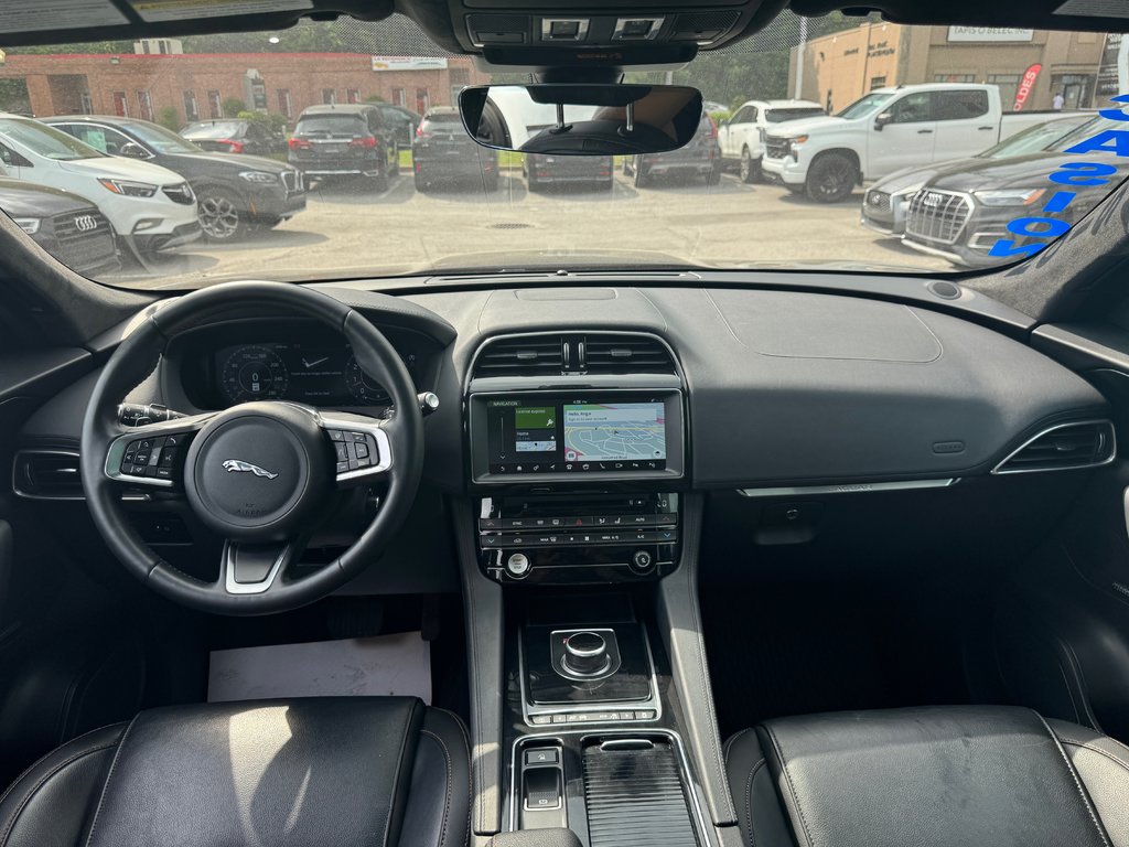 2020 Jaguar F-PACE Prestige 2.T Toit Panoramique Bas Kilométrage in Terrebonne, Quebec - 22 - w1024h768px