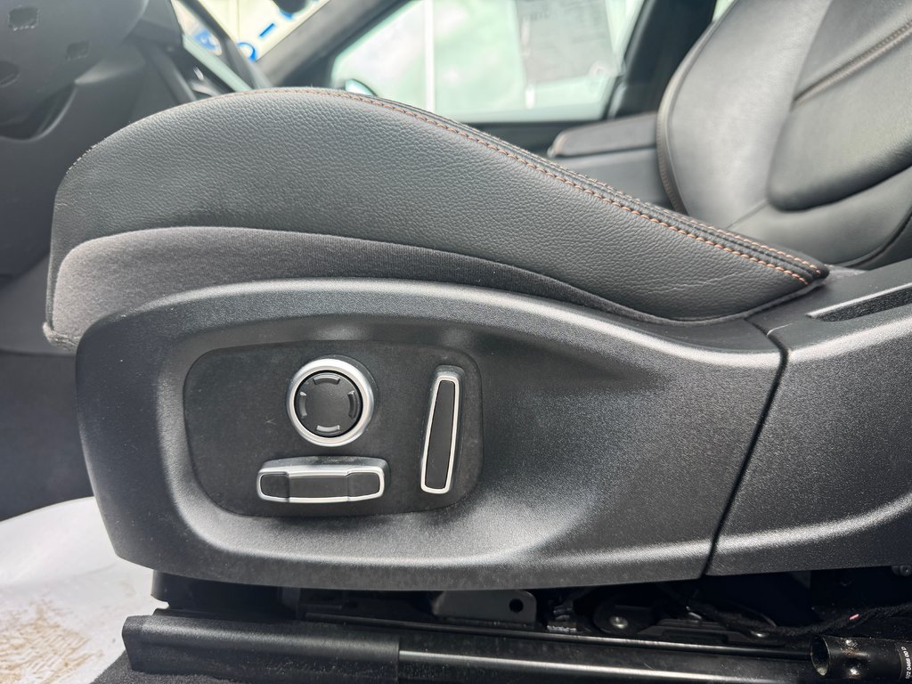 2020 Jaguar F-PACE Prestige 2.T Toit Panoramique Bas Kilométrage in Terrebonne, Quebec - 9 - w1024h768px
