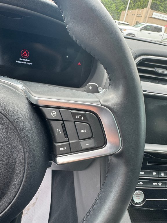 2020 Jaguar F-PACE Prestige 2.T Toit Panoramique Bas Kilométrage in Terrebonne, Quebec - 15 - w1024h768px