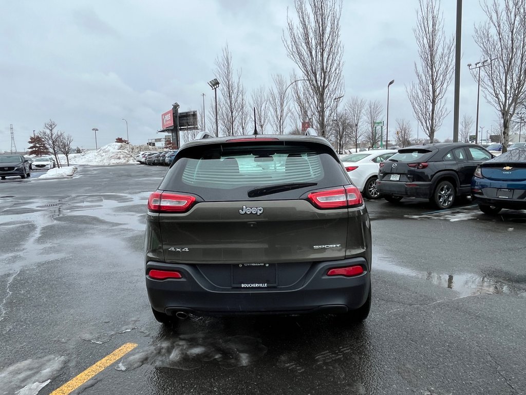 Jeep Cherokee Sport,AWD, TRÈS BAS KM, 2015 à Boucherville, Québec - 7 - w1024h768px