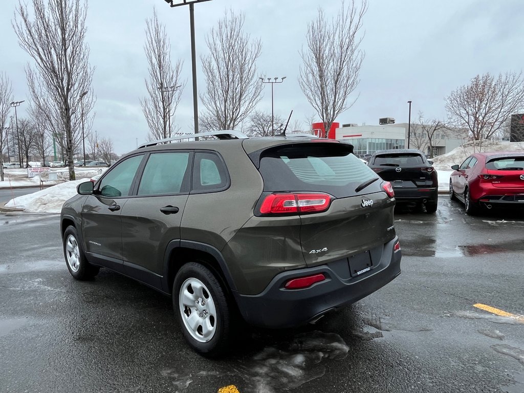 Jeep Cherokee Sport,AWD, TRÈS BAS KM, 2015 à Boucherville, Québec - 8 - w1024h768px