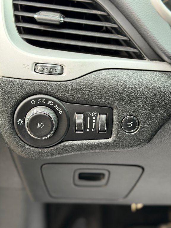 Jeep Cherokee Trailhawk 4x4 V6 2015 à Terrebonne, Québec - 13 - w1024h768px