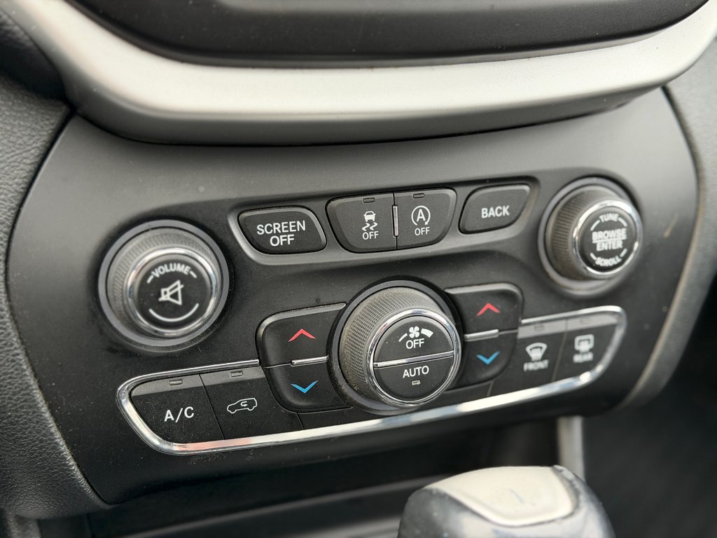 Jeep Cherokee Trailhawk 4x4 V6 2015 à Terrebonne, Québec - 20 - w1024h768px