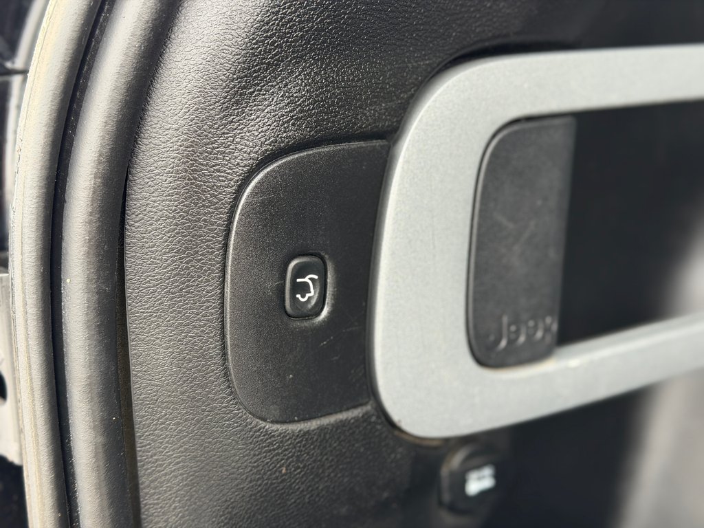 Jeep Cherokee Trailhawk 4x4 V6 2015 à Terrebonne, Québec - 27 - w1024h768px