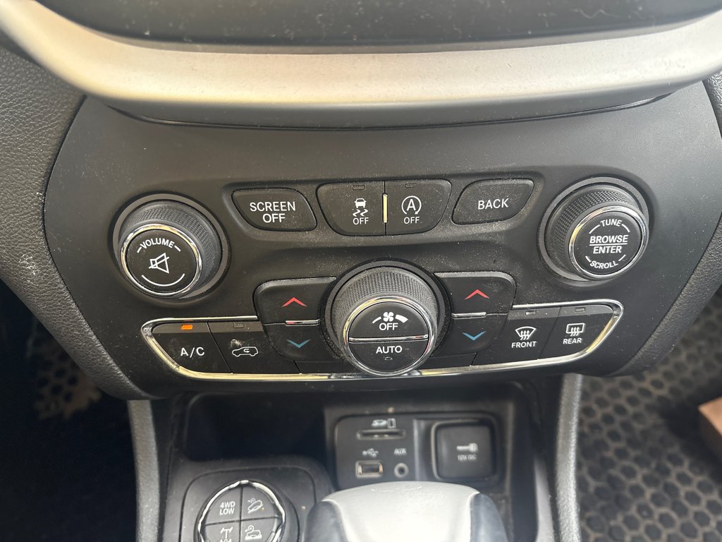 Jeep Cherokee Trailhawk Leather Plus 4x4 V6 2018 à Boucherville, Québec - 6 - w1024h768px