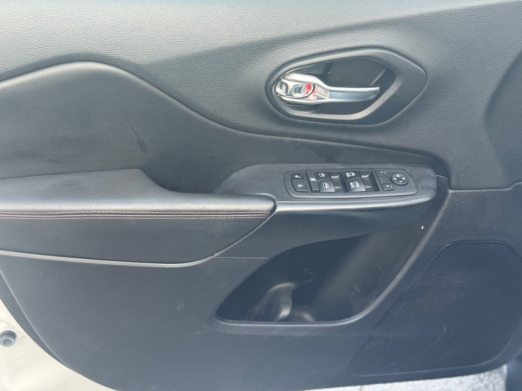 Jeep Cherokee Trailhawk 4x4 2019 à Terrebonne, Québec - 8 - w1024h768px