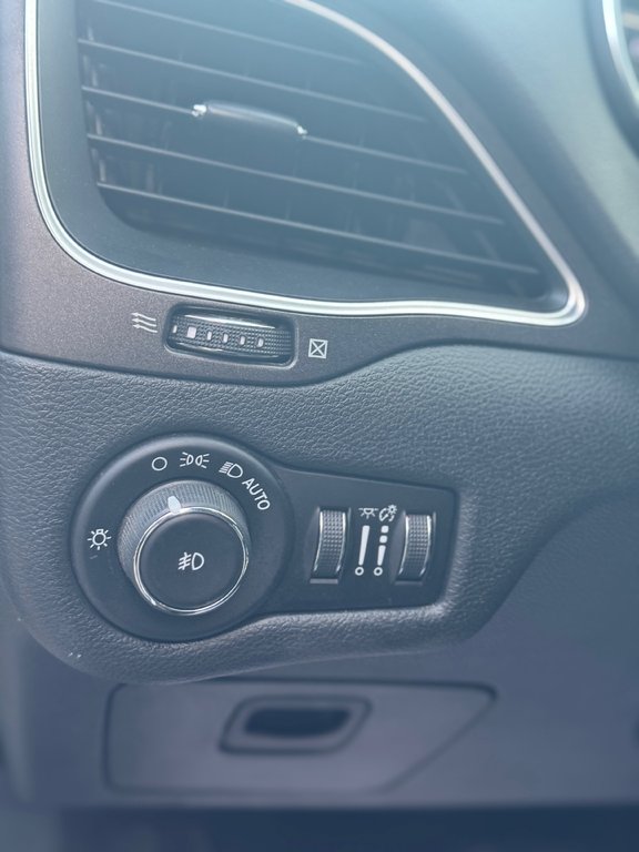 Jeep Cherokee Trailhawk 4x4 2019 à Terrebonne, Québec - 13 - w1024h768px