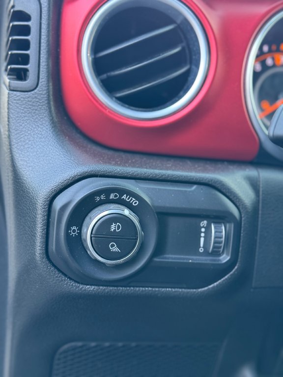 2023 Jeep Gladiator Rubicon Cuir Pneus 37'' Look WoW Bas Kilométrage in Terrebonne, Quebec - 10 - w1024h768px