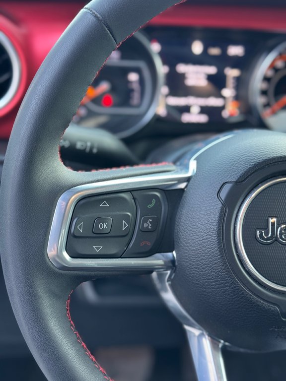 2023 Jeep Gladiator Rubicon Cuir Pneus 37'' Look WoW Bas Kilométrage in Terrebonne, Quebec - 11 - w1024h768px
