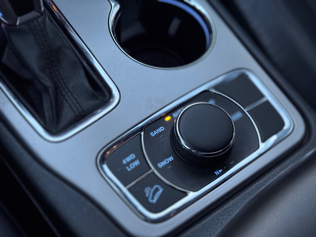 Jeep Grand Cherokee Limited Cuir Toit Panoramique 2020 à Terrebonne, Québec - 22 - w1024h768px