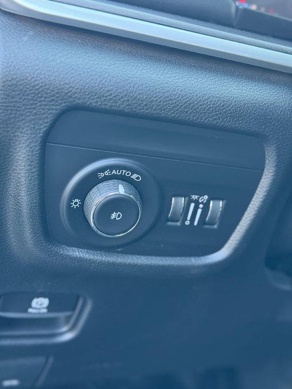 Jeep Grand Cherokee Limited Cuir Toit Panoramique 2022 à Terrebonne, Québec - 13 - w1024h768px