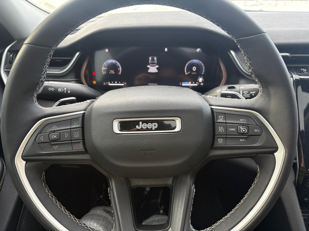 2023 Jeep Grand Cherokee Laredo, TOIT, GARANTIE in Boucherville, Quebec - 23 - w1024h768px