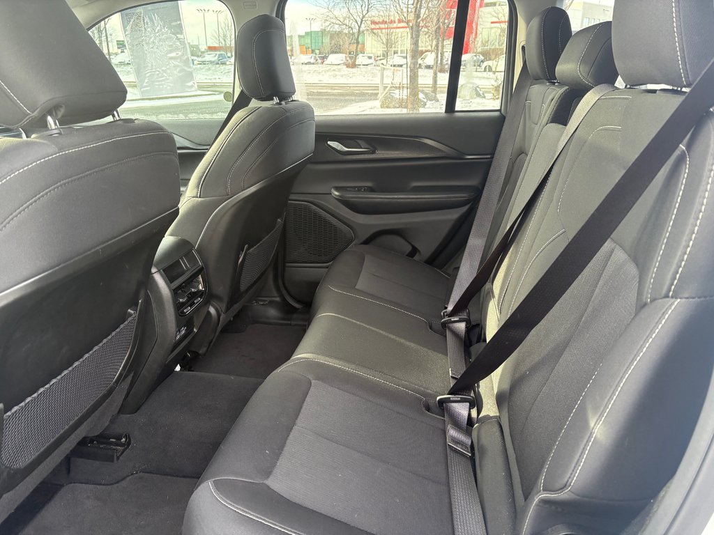 2023 Jeep Grand Cherokee Laredo, TOIT, GARANTIE in Boucherville, Quebec - 17 - w1024h768px