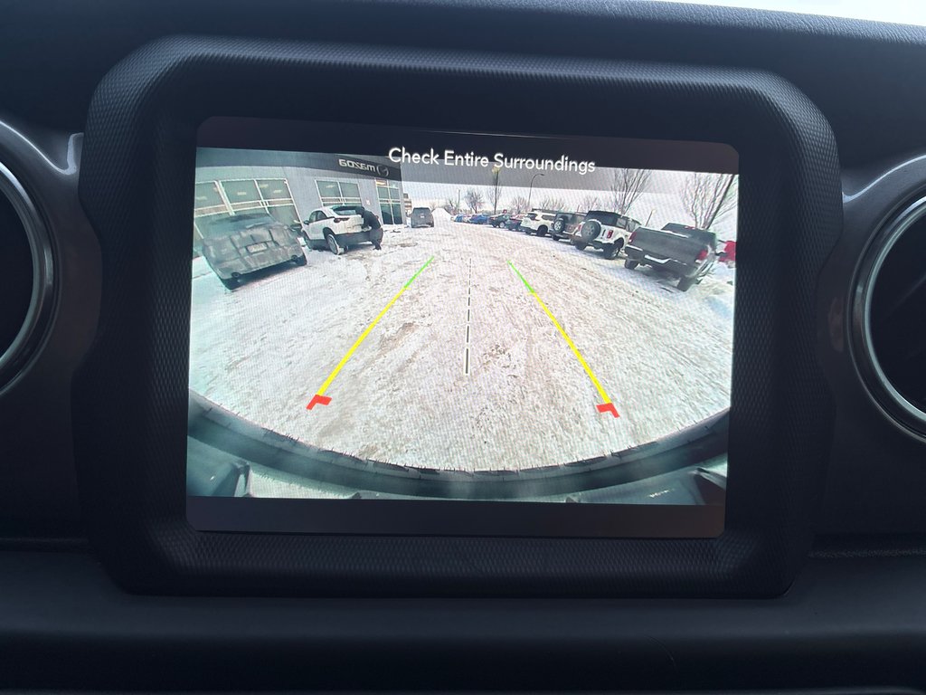 2020 Jeep Wrangler Unlimited Sahara, V6 3.6, NAV in Boucherville, Quebec - 23 - w1024h768px