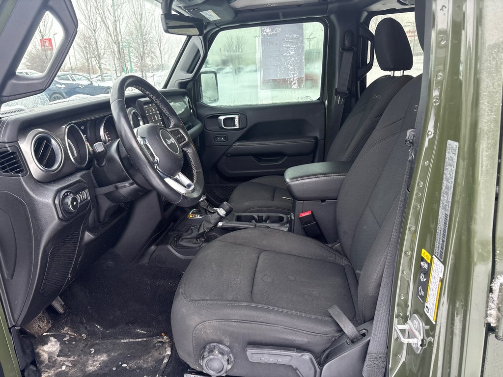 2020 Jeep WRANGLER 4D UNLIMITED SAHARA Sahara, V6 3.6, NAV in Boucherville, Quebec - 14 - w1024h768px