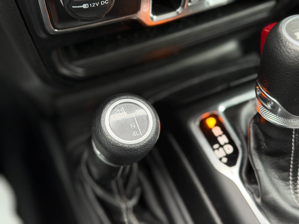 Jeep Wrangler Unlimited Sahara v6 4x4 Bas Kilométrage 2021 à Terrebonne, Québec - 19 - w1024h768px