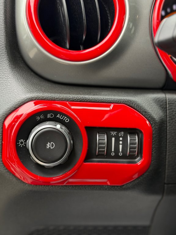 Jeep Wrangler Unlimited Sahara v6 4x4 Bas Kilométrage 2021 à Terrebonne, Québec - 9 - w1024h768px