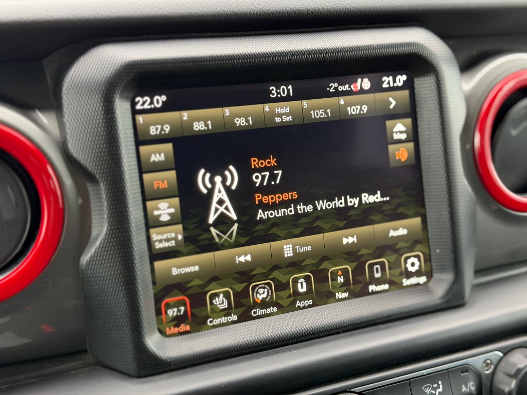 Jeep Wrangler Unlimited Sahara v6 4x4 Bas Kilométrage 2021 à Terrebonne, Québec - 14 - w1024h768px