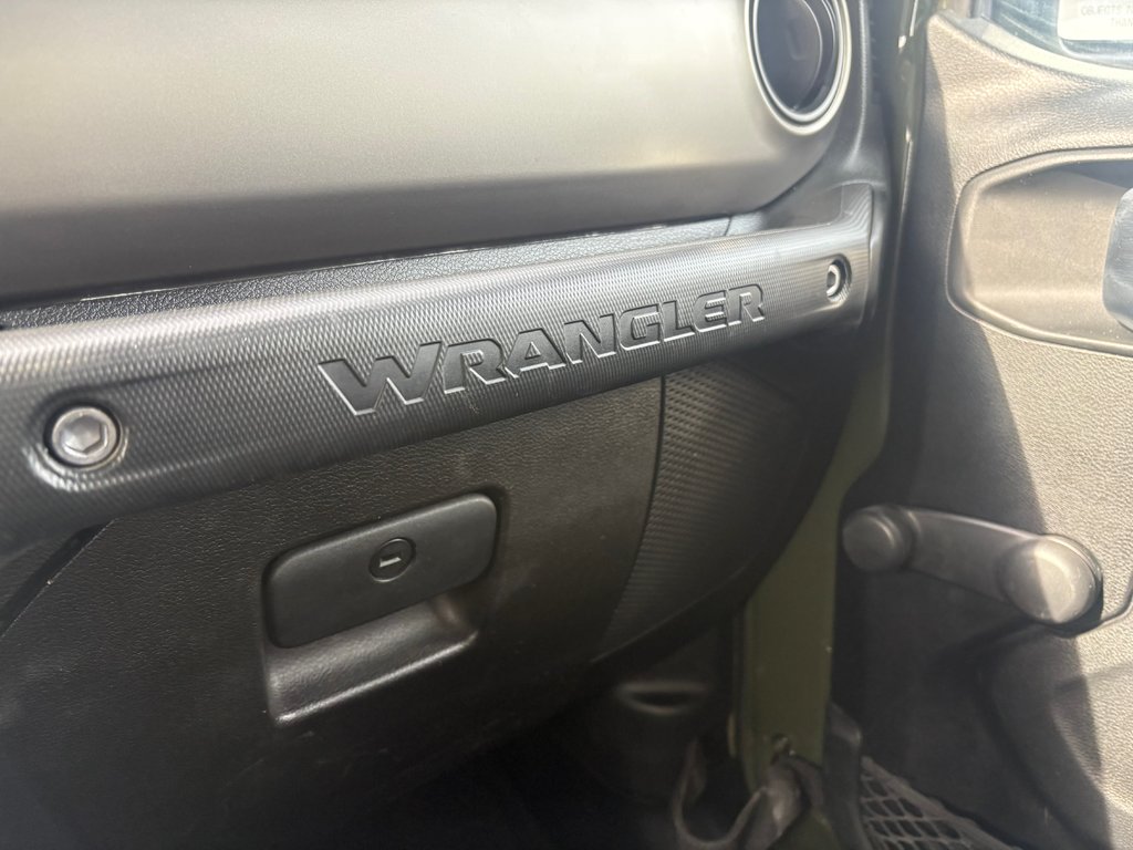 Jeep Wrangler Sport, AIR, AUT, AUBAINE 2021 à Boucherville, Québec - 16 - w1024h768px