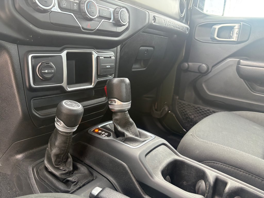 Jeep Wrangler Sport, AIR, AUT, AUBAINE 2021 à Boucherville, Québec - 13 - w1024h768px