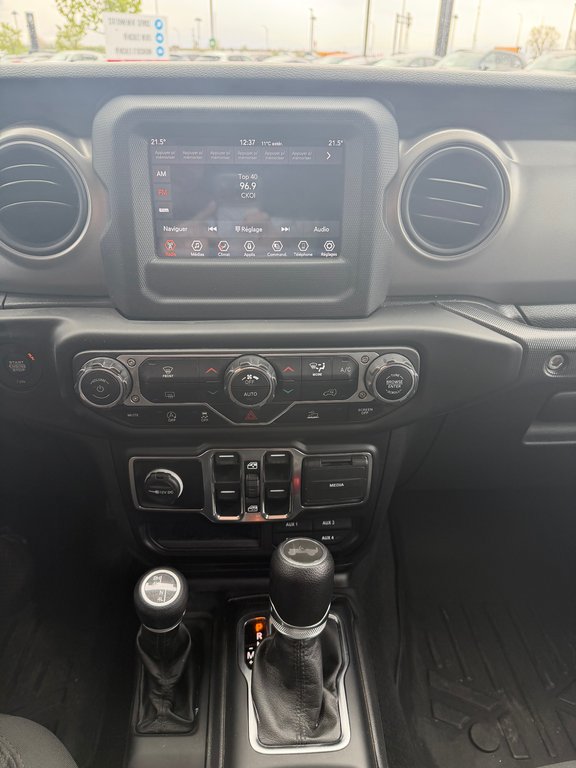 Jeep Wrangler Unlimited Sport ,V6,AIR, BAS KM 2021 à Boucherville, Québec - 6 - w1024h768px