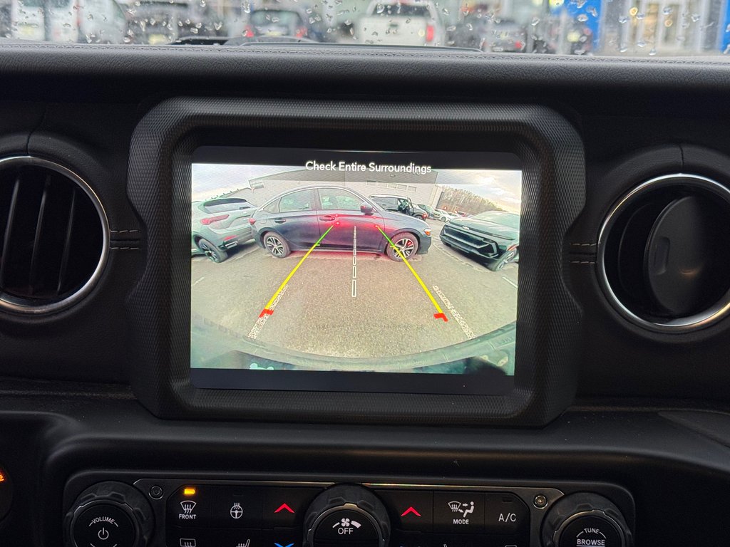 2021 Jeep WRANGLER 4XE Unlimited Sahara Cuir Navigation in Terrebonne, Quebec - 17 - w1024h768px