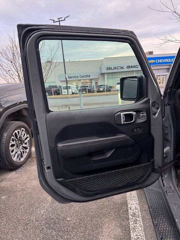 2021 Jeep WRANGLER 4XE Unlimited Sahara Cuir Navigation in Terrebonne, Quebec - 8 - w1024h768px