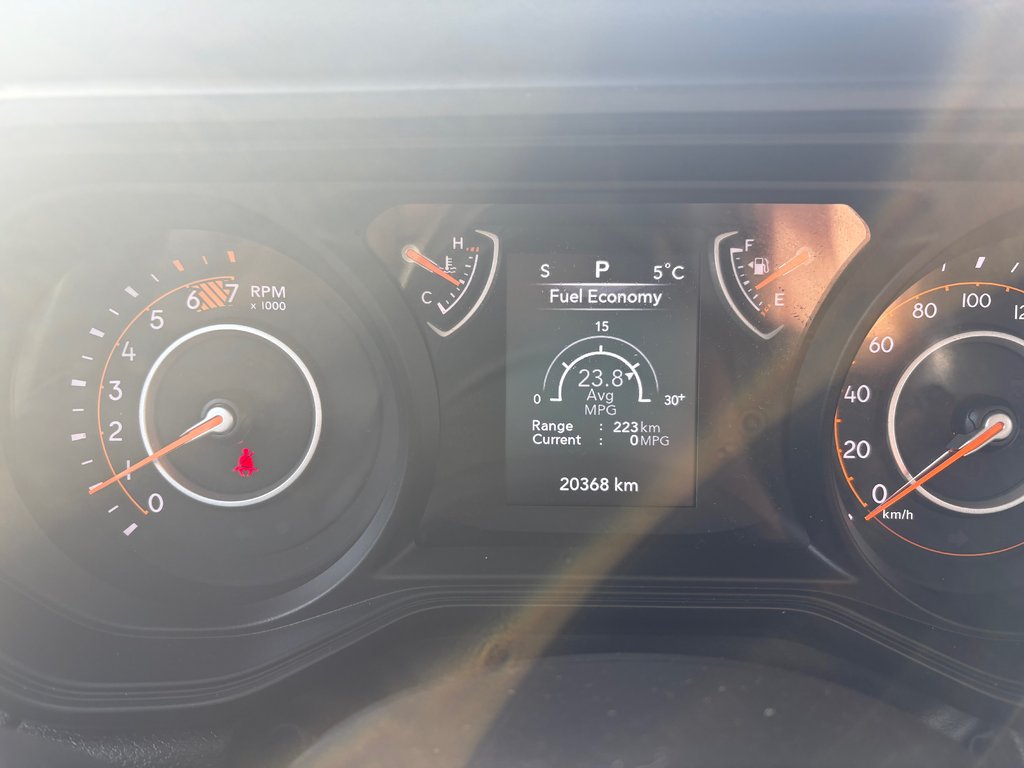 Jeep Wrangler Sport,AUT, AIR, TRÈS BAS KM 2024 à Boucherville, Québec - 16 - w1024h768px