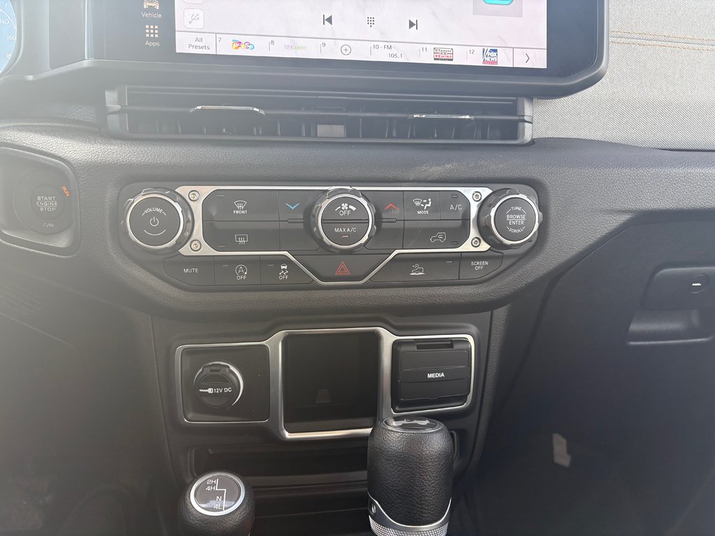 Jeep Wrangler Sport,AUT, AIR, TRÈS BAS KM 2024 à Boucherville, Québec - 13 - w1024h768px