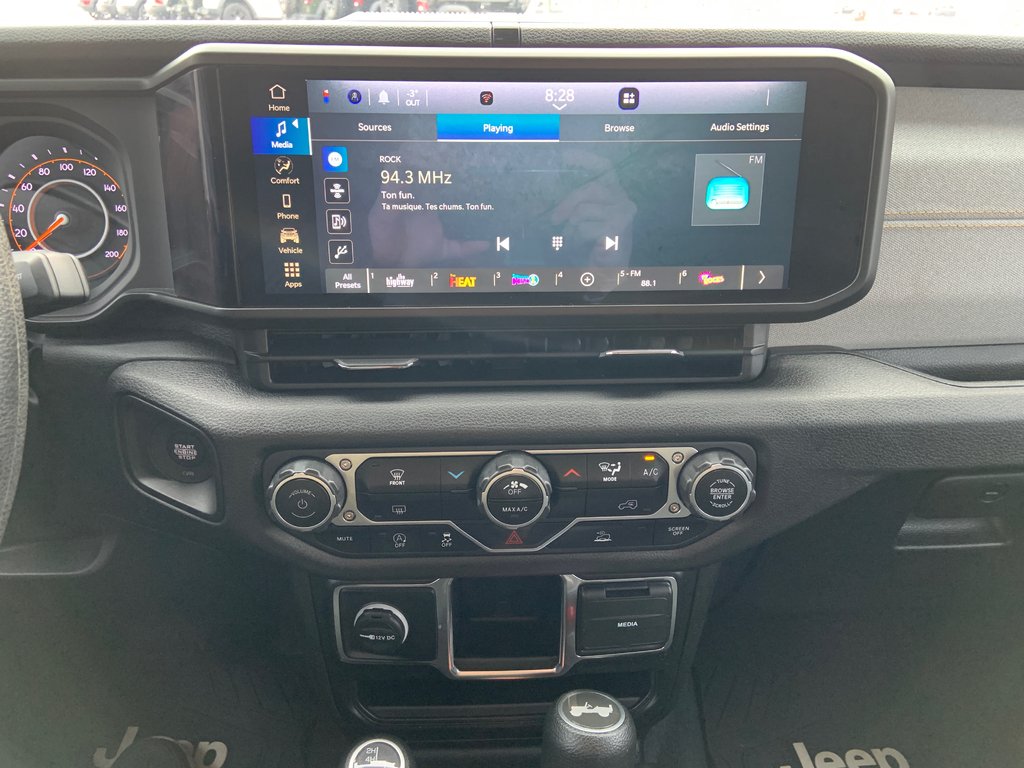 Jeep Wrangler Sport, AUT, AIR, GARANTIE 2024 à Boucherville, Québec - 12 - w1024h768px
