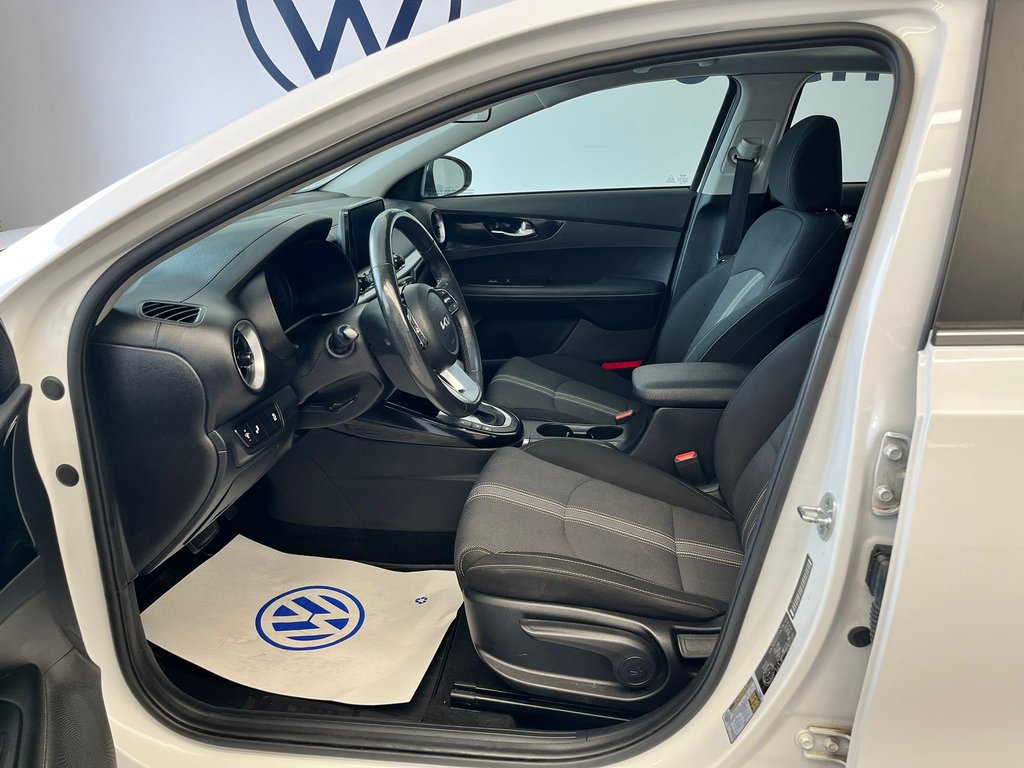 Kia Forte EX+ 2022 à Boucherville, Québec - 8 - w1024h768px