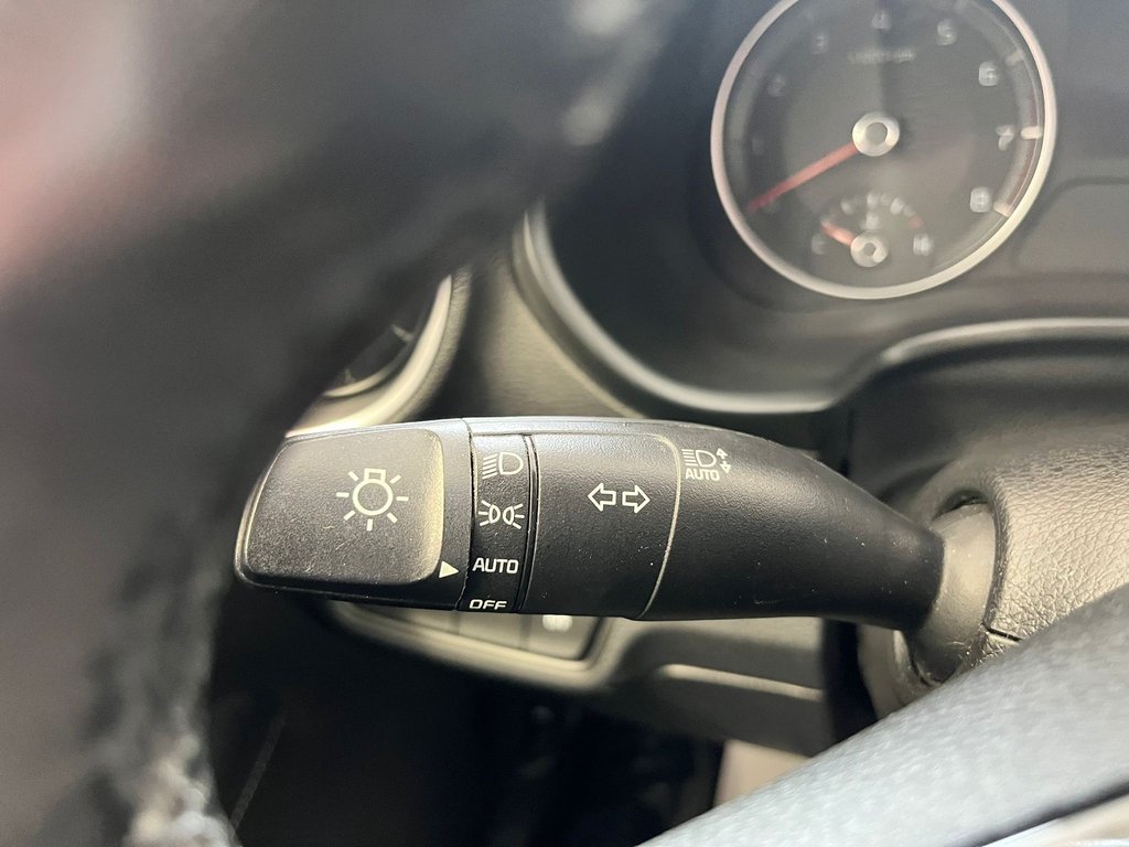 Kia Forte EX+ 2022 à Boucherville, Québec - 13 - w1024h768px