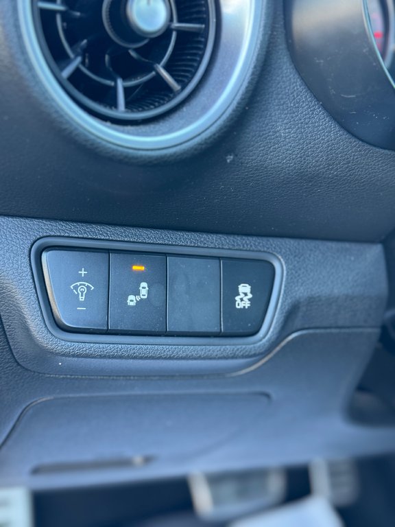 2023 Kia Forte GT-Line Cuir Toit Ouvrant in Terrebonne, Quebec - 13 - w1024h768px