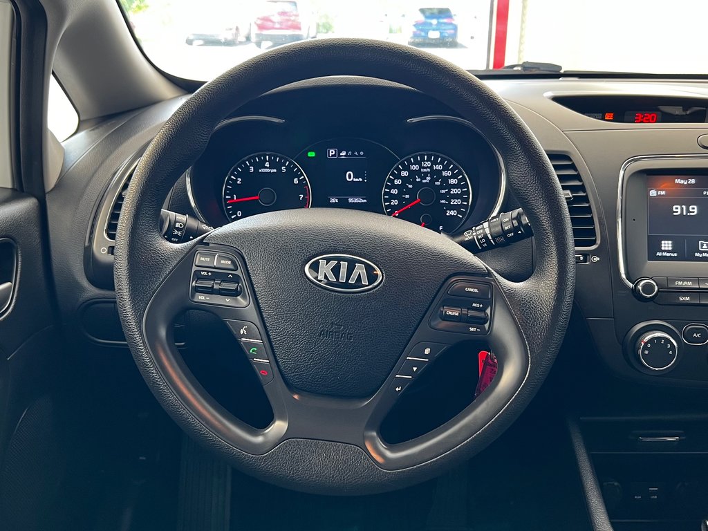 2018 Kia Forte5 LX+ in Boucherville, Quebec - 13 - w1024h768px