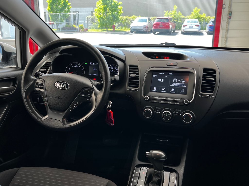 2018 Kia Forte5 LX+ in Boucherville, Quebec - 12 - w1024h768px
