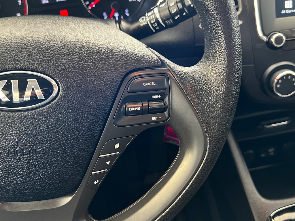 2018 Kia Forte5 LX+ in Boucherville, Quebec - 15 - w1024h768px