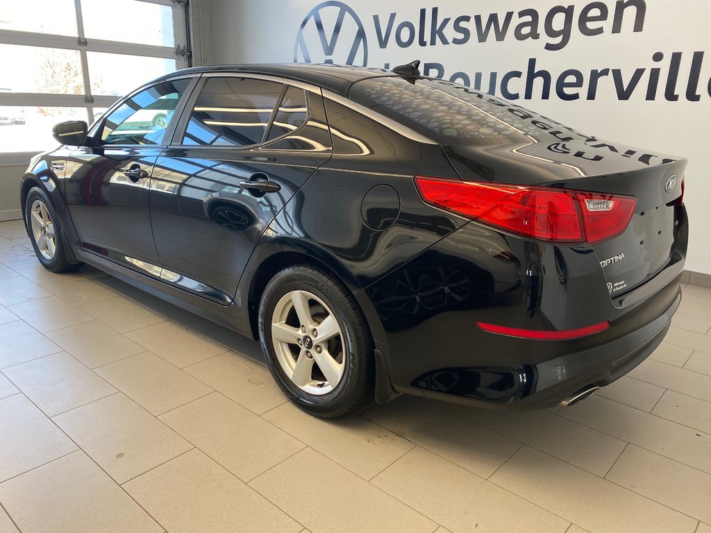 2015 Kia Optima LX in Boucherville, Quebec - 3 - w1024h768px