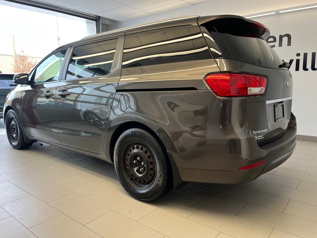 2017 Kia Sedona in Boucherville, Quebec - 23 - w1024h768px