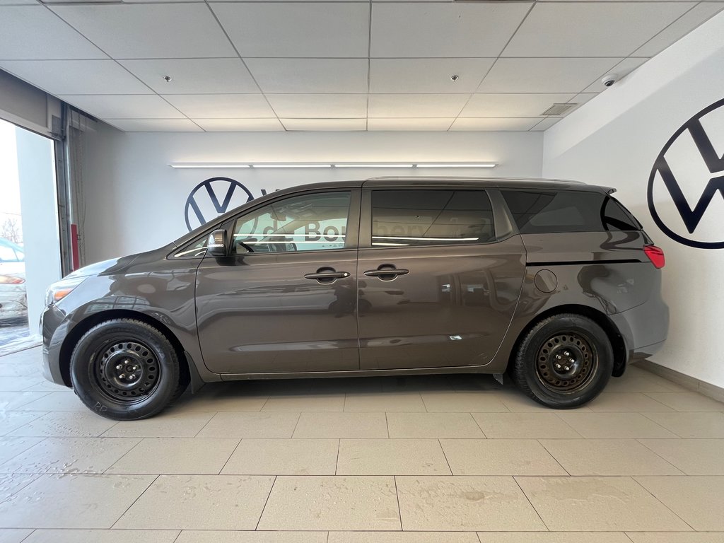 2017 Kia Sedona in Boucherville, Quebec - 8 - w1024h768px