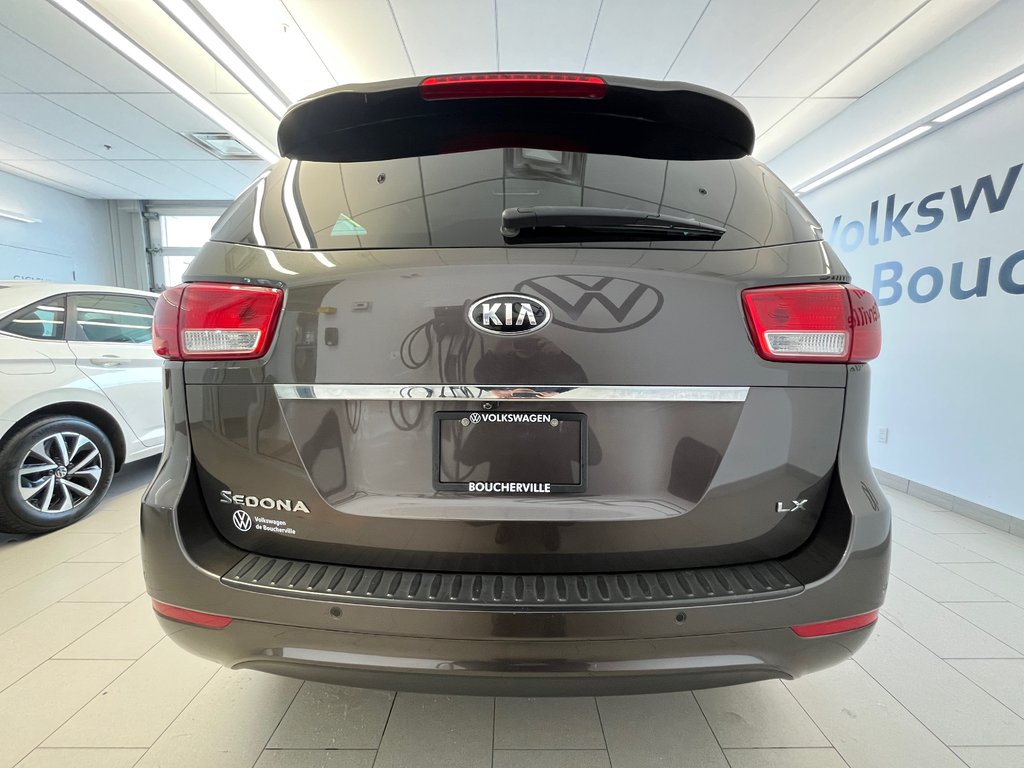 2017 Kia Sedona in Boucherville, Quebec - 3 - w1024h768px