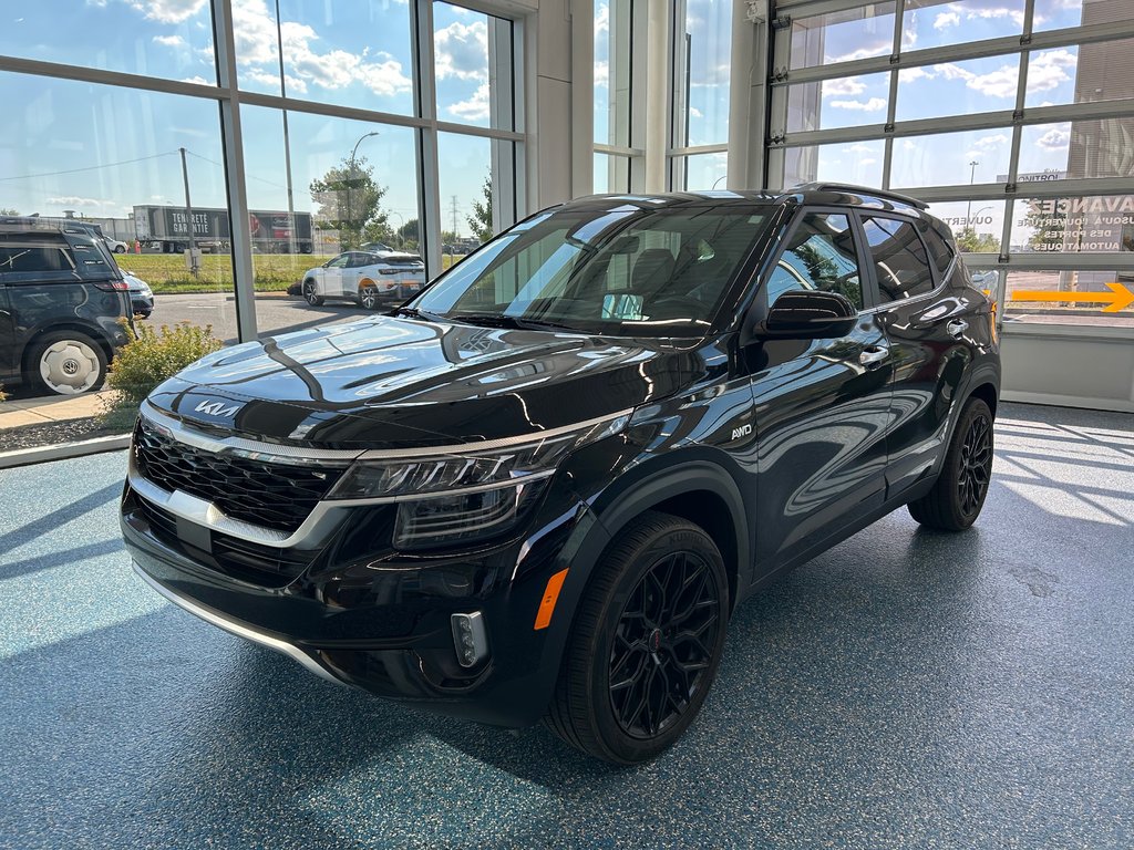Kia Seltos SX Turbo 2023 à Boucherville, Québec - 1 - w1024h768px