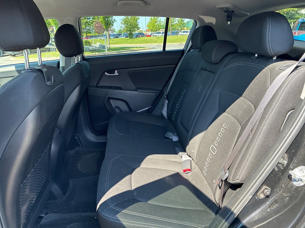 2011 Kia Sportage EX, AWD, BAS KM in Boucherville, Quebec - 7 - w1024h768px