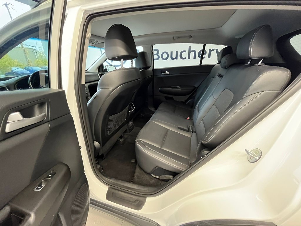 2020 Kia Sportage EX PREMIUM in Boucherville, Quebec - 10 - w1024h768px