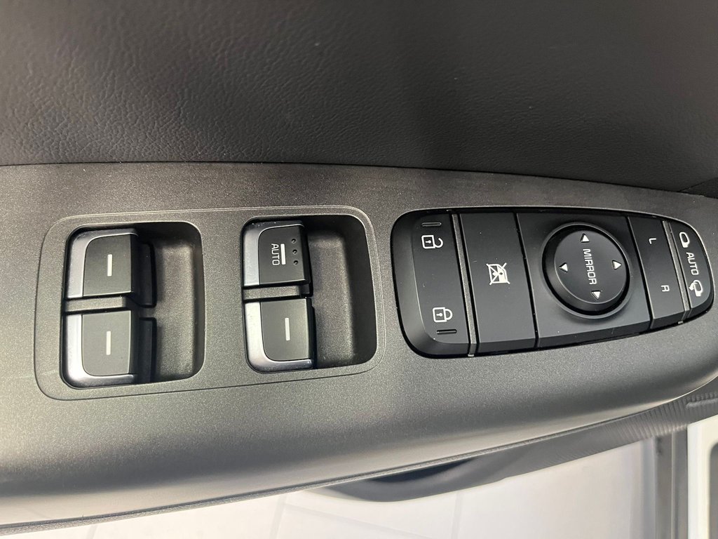 2020 Kia Sportage EX PREMIUM in Boucherville, Quebec - 22 - w1024h768px