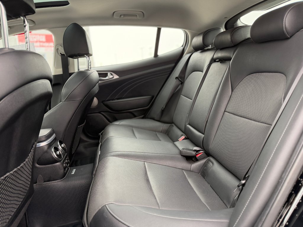 2023 Kia Stinger GT2 ELITE in Terrebonne, Quebec - 25 - w1024h768px