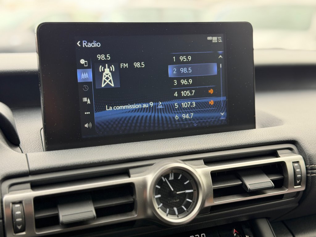 2022 Lexus IS IS 300 F Sport AWD in Terrebonne, Quebec - 16 - w1024h768px