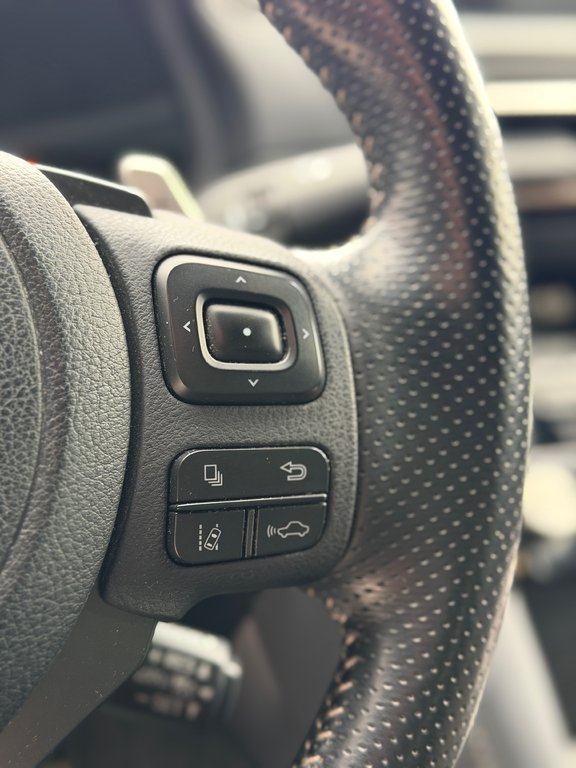 2022 Lexus IS IS 300 F Sport AWD in Terrebonne, Quebec - 13 - w1024h768px