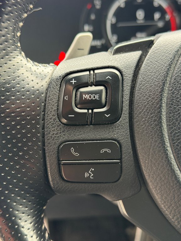 2022 Lexus IS IS 300 F Sport AWD in Terrebonne, Quebec - 12 - w1024h768px